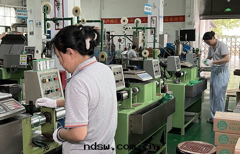 锡(xī)线生(shēng)産車間(jiān)