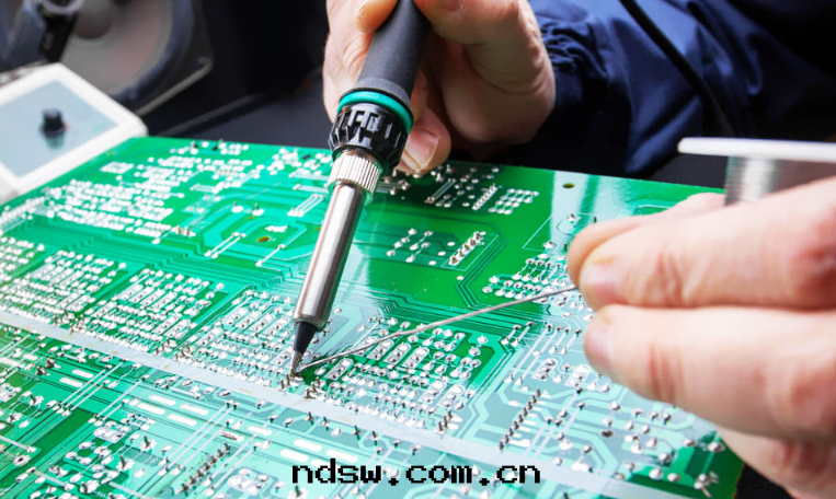 高(gāo)温(wēn)焊锡(xī)丝(sī)的(de)应用