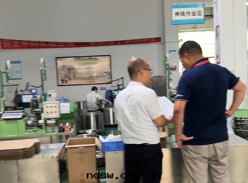 深入(rù)焊锡(xī)丝(sī)生(shēng)産线