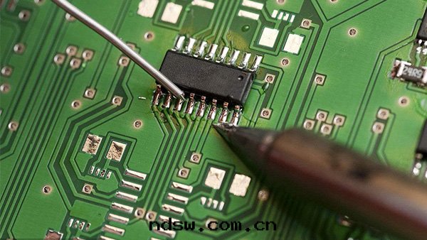 電(diàn)子元(yuán)器件(jiàn)锡(xī)线堆(duī)锡(xī)解(jiě)决方(fāng)案(àn)