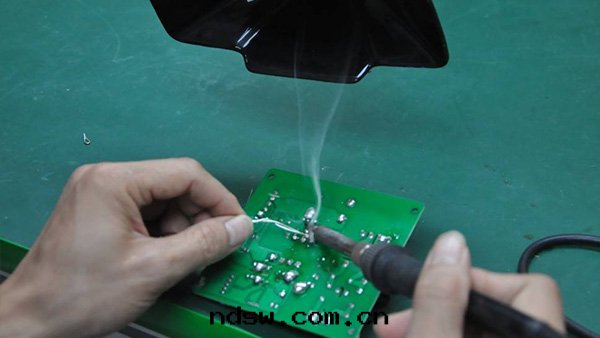 電(diàn)源行業通(tòng)孔回(huí)流焊锡(xī)膏解(jiě)决方(fāng)案(àn)